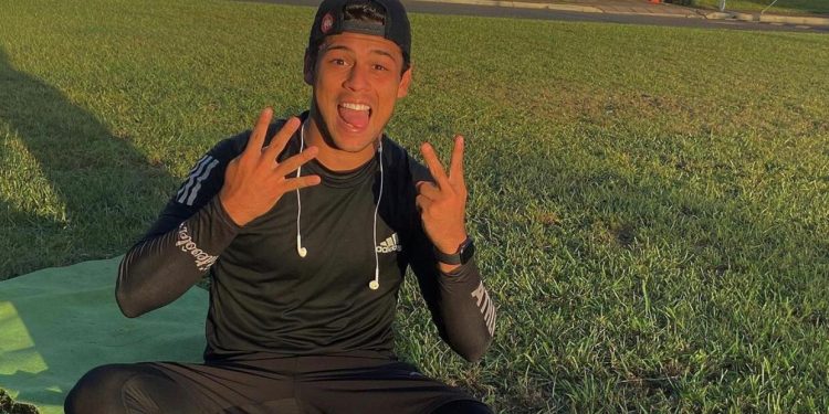 Do futebol europeu para a diretoria do Grupo Murliki, jovem Rafa Murliki faz sucesso nas redes