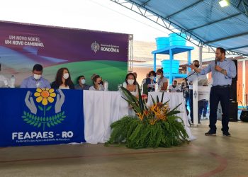 Presidente Alex Redano prestigia entrega de veículos para as Apaes de Rondônia