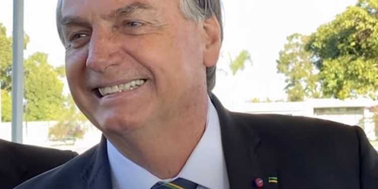 Bolsonaro diz que não há “vacina” para Maduro e Fernández