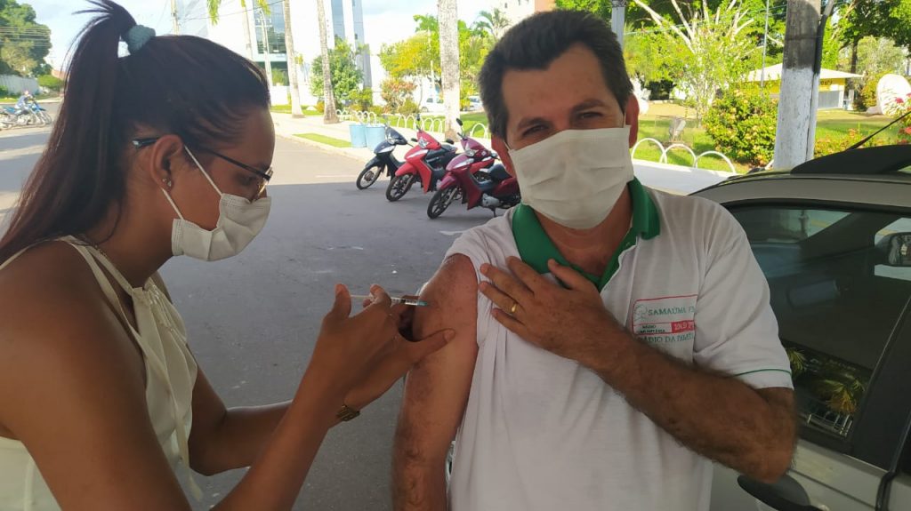 Profissionais da imprensa são imunizados contra a covid-19 em Cacoal Profissionais da imprensa são imunizados contra a covid-19 em Cacoal