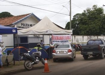 Familiares de militares fazem protestos e fecham quartéis da PM