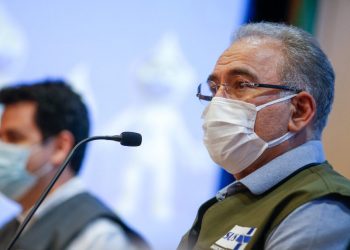 Queiroga é a favor de incluir jornalistas no grupo prioritário da vacinação