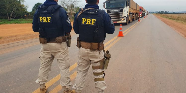 BR 364 está parcialmente fechada no trevo para Cujubim, diz PRF