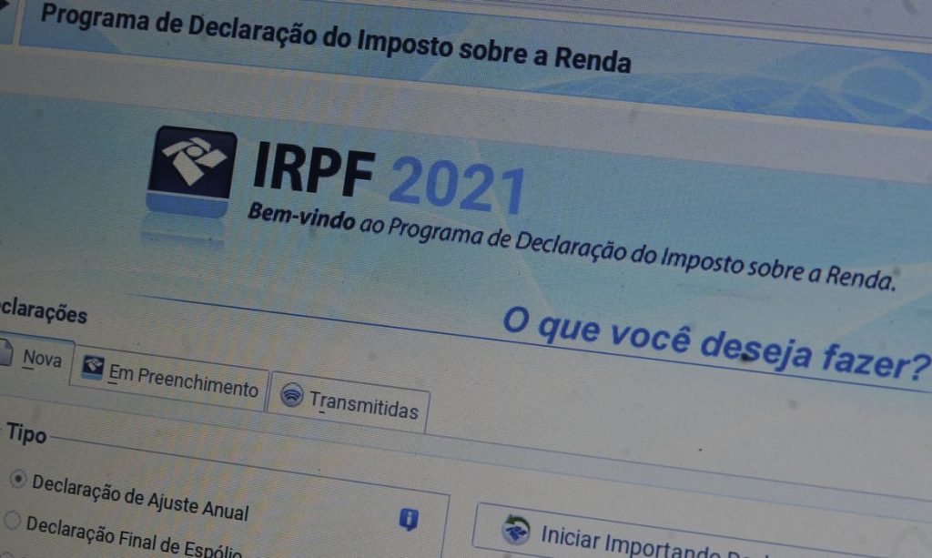 Paulo Guedes anuncia que faixa de isenção do IR passará para R$ 2,5 mil Paulo Guedes anuncia que faixa de isenção do IR passará para R$ 2,5 mil