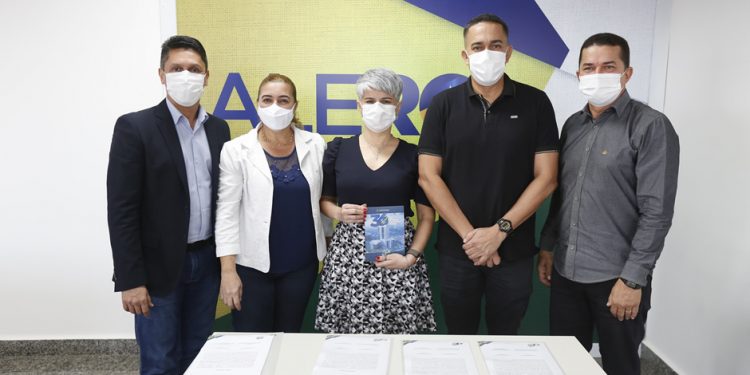Assembleia Legislativa dá posse a novos aprovados em concurso público