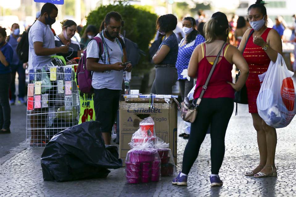 Pandemia ainda provoca impactos no mercado de trabalho, diz Ipea Pandemia ainda provoca impactos no mercado de trabalho, diz Ipea