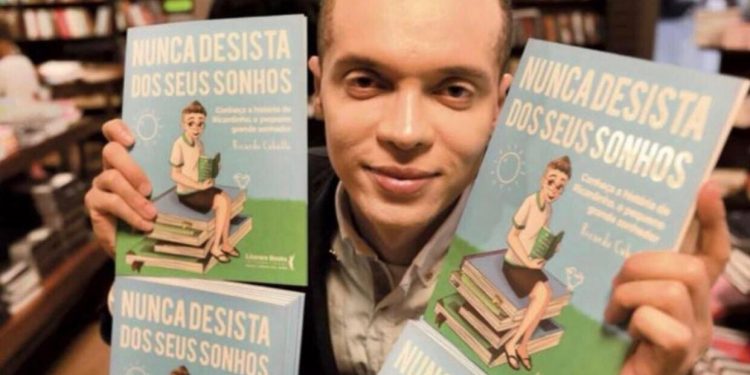 Ricardo Cabello transforma a vida de milhares de crianças carentes através da leitura
