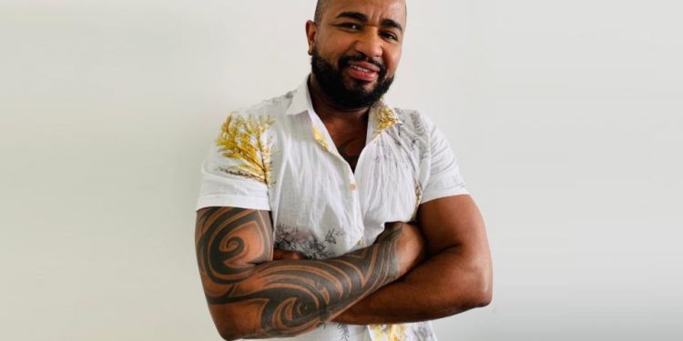 ‘Me reinventei na pandemia’, afirma Mago das colorações, Evando Barboza
