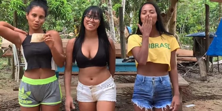 Fabíola e Fabiane, as irmãs ribeirinhas da Amazônia que conquistaram a Web Fabíola e Fabiane, as irmãs ribeirinhas da Amazônia que conquistaram a Web