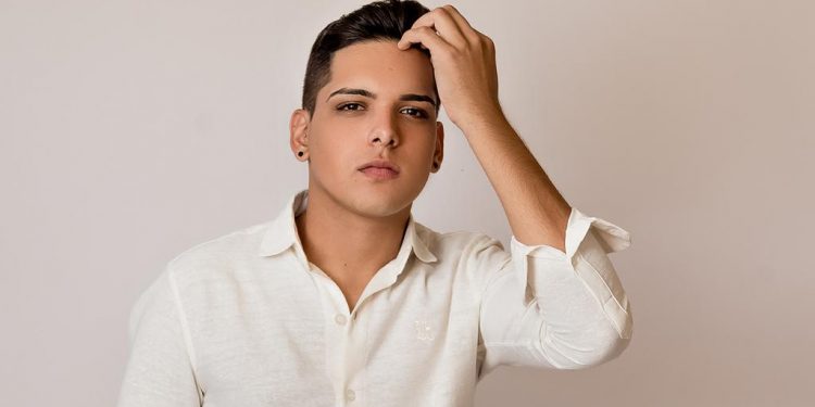 Cantor Gusttavo Rocha é a nova revelação do sertanejo