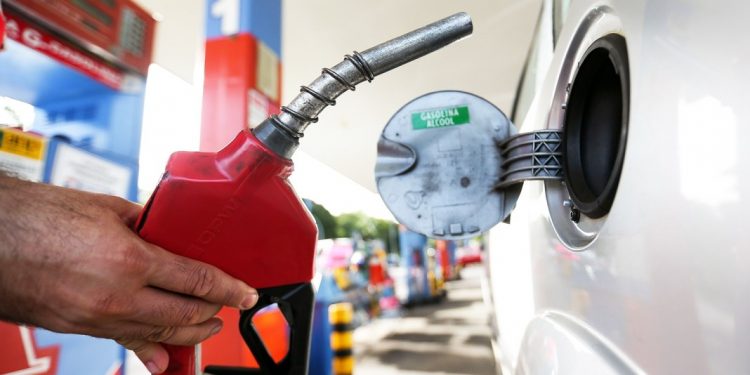 Petrobras anuncia aumento no diesel, gasolina e gás de cozinha