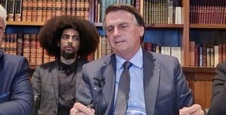 “Caguei para a CPI”, diz Bolsonaro