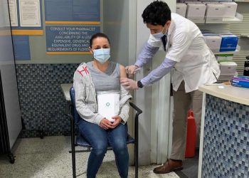 94% dos brasileiros se vacinaram ou pretendem se vacinar contra Covid, diz pesquisa