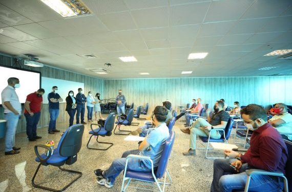 Engenheiros aprovados no processo seletivo começam a atuar nas obras executadas pelo DER Engenheiros aprovados no processo seletivo começam a atuar nas obras executadas pelo DER