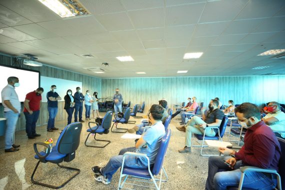 Engenheiros aprovados no processo seletivo começam a atuar nas obras executadas pelo DER Engenheiros aprovados no processo seletivo começam a atuar nas obras executadas pelo DER