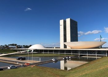 Setor empresarial de Rondônia pressiona bancada federal para vetar “Fundão Eleitoral”