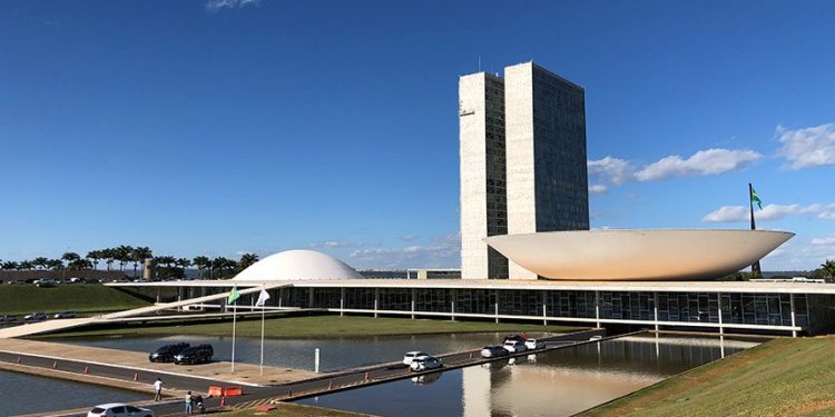 Setor empresarial de Rondônia pressiona bancada federal para vetar “Fundão Eleitoral” Setor empresarial de Rondônia pressiona bancada federal para vetar “Fundão Eleitoral”