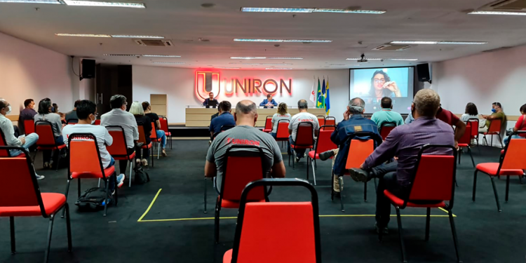 Defensores Públicos participam de Jornada Pedagógica da UNIRON sobre inclusão e saúde mental Defensores Públicos participam de Jornada Pedagógica da UNIRON sobre inclusão e saúde mental