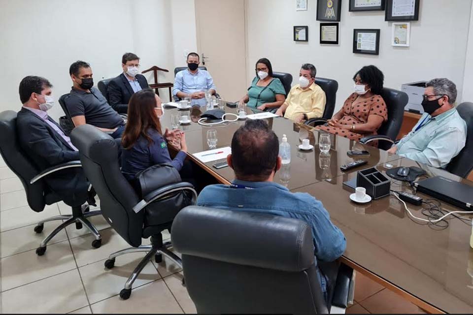 Retorno das aulas presenciais em Rondônia é tema de reunião entre TCE, MPC, MP, Agevisa e representantes dos profissionais da educação Retorno das aulas presenciais em Rondônia é tema de reunião entre TCE, MPC, MP, Agevisa e representantes dos profissionais da educação
