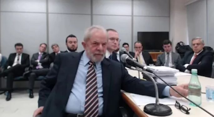 Procuradoria do DF ratifica denúncia contra Lula por propina Procuradoria do DF ratifica denúncia contra Lula por propina