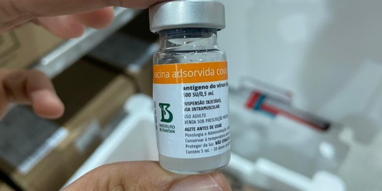 Butantan entrega 2 milhões de doses da vacina contra a covid-19