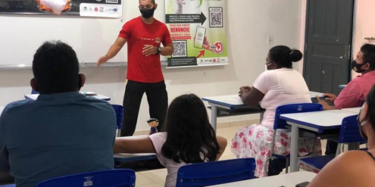 Comunidades ribeirinhas recebem orientações de prevenção às queimadas