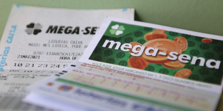 Mega-Sena sorteia nesta terça-feira um prêmio de R$ 65 milhões Mega-Sena sorteia nesta terça-feira um prêmio de R$ 65 milhões