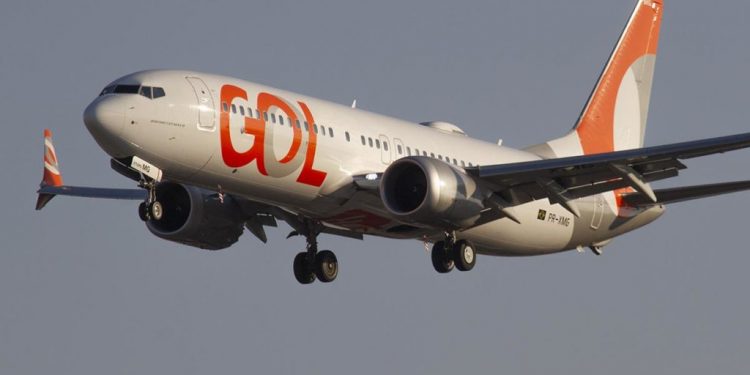 Pilotos da Gol desligam motor de avião em voo e fazem pouso de urgência em Porto Velho