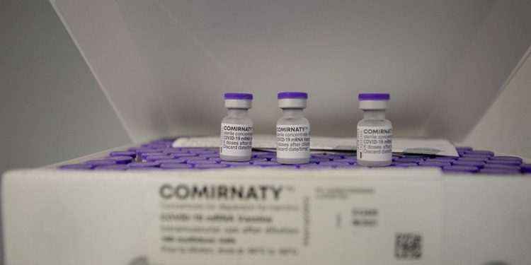 Ministério da Saúde confirma redução de intervalo entre doses da Pfizer