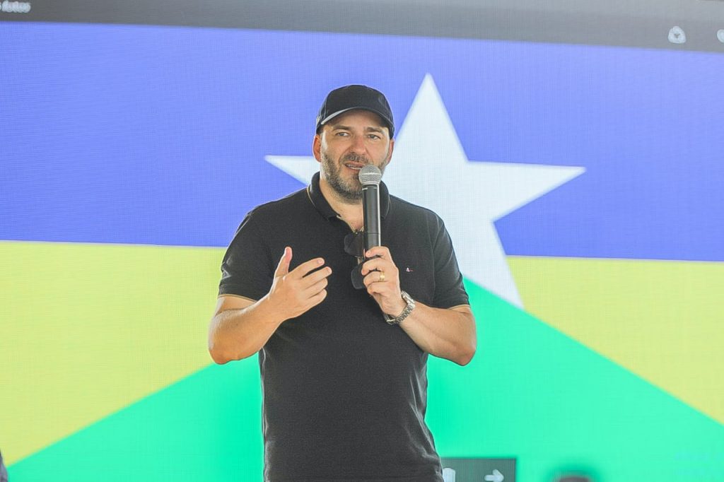Alex Redano destaca aprovação da Assembleia a projeto que garante asfalto nos 52 municípios Alex Redano destaca aprovação da Assembleia a projeto que garante asfalto nos 52 municípios