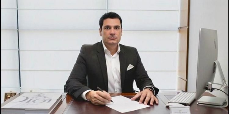 Envelhecimento do nariz: procedimento repara danos causados pelo fator idade