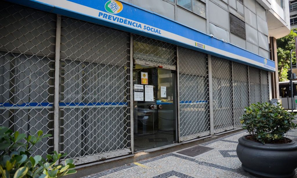 Agências do INSS passam a ter supervisão de atendimento presencial Agências do INSS passam a ter supervisão de atendimento presencial