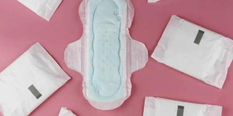Médicos estudam possível elo entre vacinas da Covid-19 e mudanças na menstruação Médicos estudam possível elo entre vacinas da Covid-19 e mudanças na menstruação