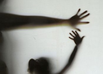 Mulheres que sofrem abuso sexual têm mais risco de danos cerebrais, diz estudo