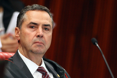 Evangélicos criticam decisão de ministro Barroso, do STF Evangélicos criticam decisão de ministro Barroso, do STF