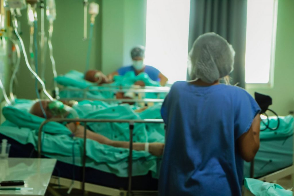 Risco de covid-19 grave é até 6 vezes maior em pacientes com Alzheimer Risco de covid-19 grave é até 6 vezes maior em pacientes com Alzheimer