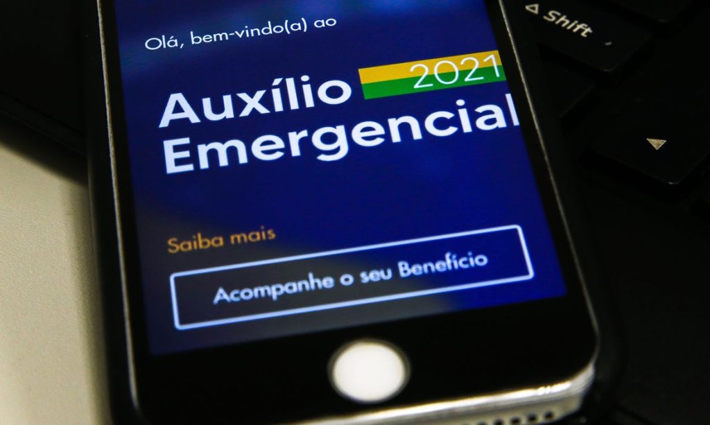 Trabalhadores nascidos em maio podem sacar auxílio emergencial Trabalhadores nascidos em maio podem sacar auxílio emergencial