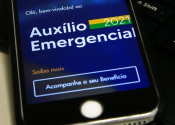 Trabalhadores nascidos em maio podem sacar auxílio emergencial