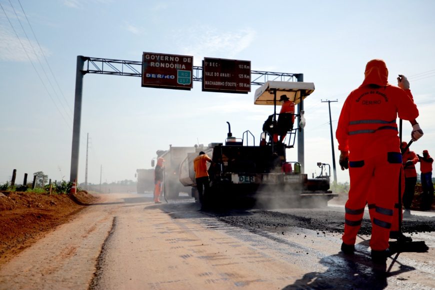 DER executa obras de melhorias na Rodovia 257 entre Ariquemes e Machadinho DER executa obras de melhorias na Rodovia 257 entre Ariquemes e Machadinho