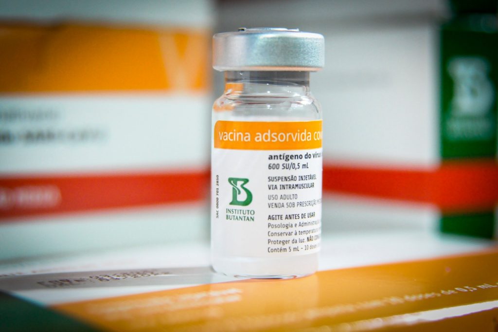 OMS recomenda 3ª dose para idosos vacinados com Coronavac OMS recomenda 3ª dose para idosos vacinados com Coronavac