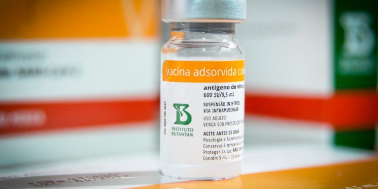 OMS recomenda 3ª dose para idosos vacinados com Coronavac OMS recomenda 3ª dose para idosos vacinados com Coronavac