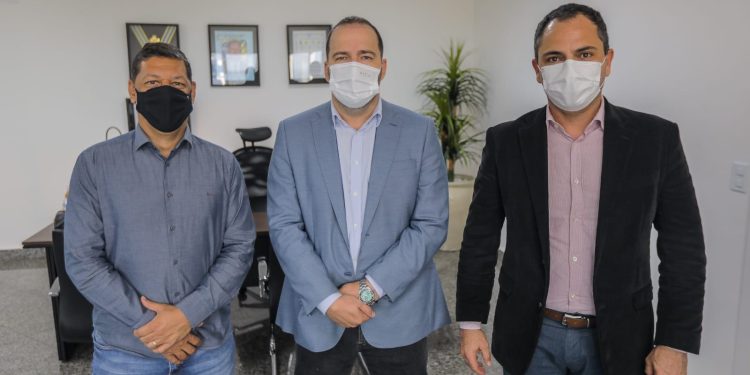 Presidente Alex Redano se reúne com superintendente da Sedi Presidente Alex Redano se reúne com superintendente da Sedi