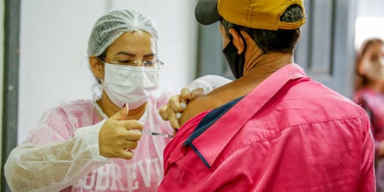 Mais de 460 mil pessoas ainda não tomaram a segunda dose contra a covid-19 em Rondônia Mais de 460 mil pessoas ainda não tomaram a segunda dose contra a covid-19 em Rondônia