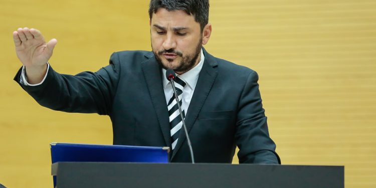 Jean Mendonça é empossado deputado estadual