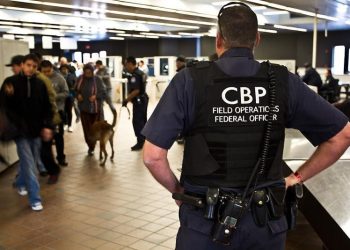 EUA vão enviar notificações de deportação para 78 mil imigrantes que entraram ilegalmente no país através do “cai-cai”