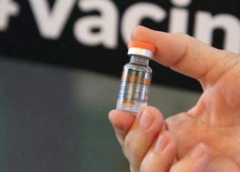 Aprovação da Coronavac para crianças e adolescentes emperra na Anvisa