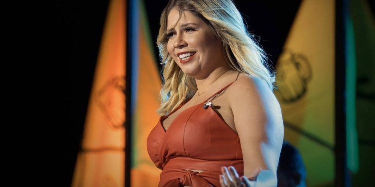 Marília Mendonça morre em queda de avião em Minas Gerais