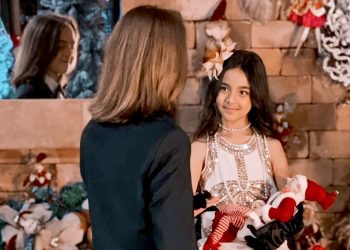 Jovens cantores Sofia Ghader e Henrique Bonadio lançam releitura da música ‘Jingle Bell Rock’