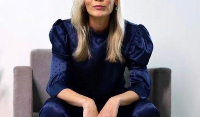 Camila Silveira lança livro que ensina o passo a passo para o empreendedor ter sucesso nas redes sociais