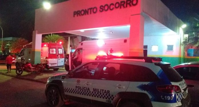 Mulher é executada a tiros na capital; filha da vítima foi baleada no ataque Mulher é executada a tiros na capital; filha da vítima foi baleada no ataque